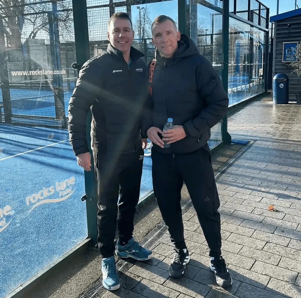 舍甫琴科被拍到练习笼式网球；他曾说和阿布的关系难再回头